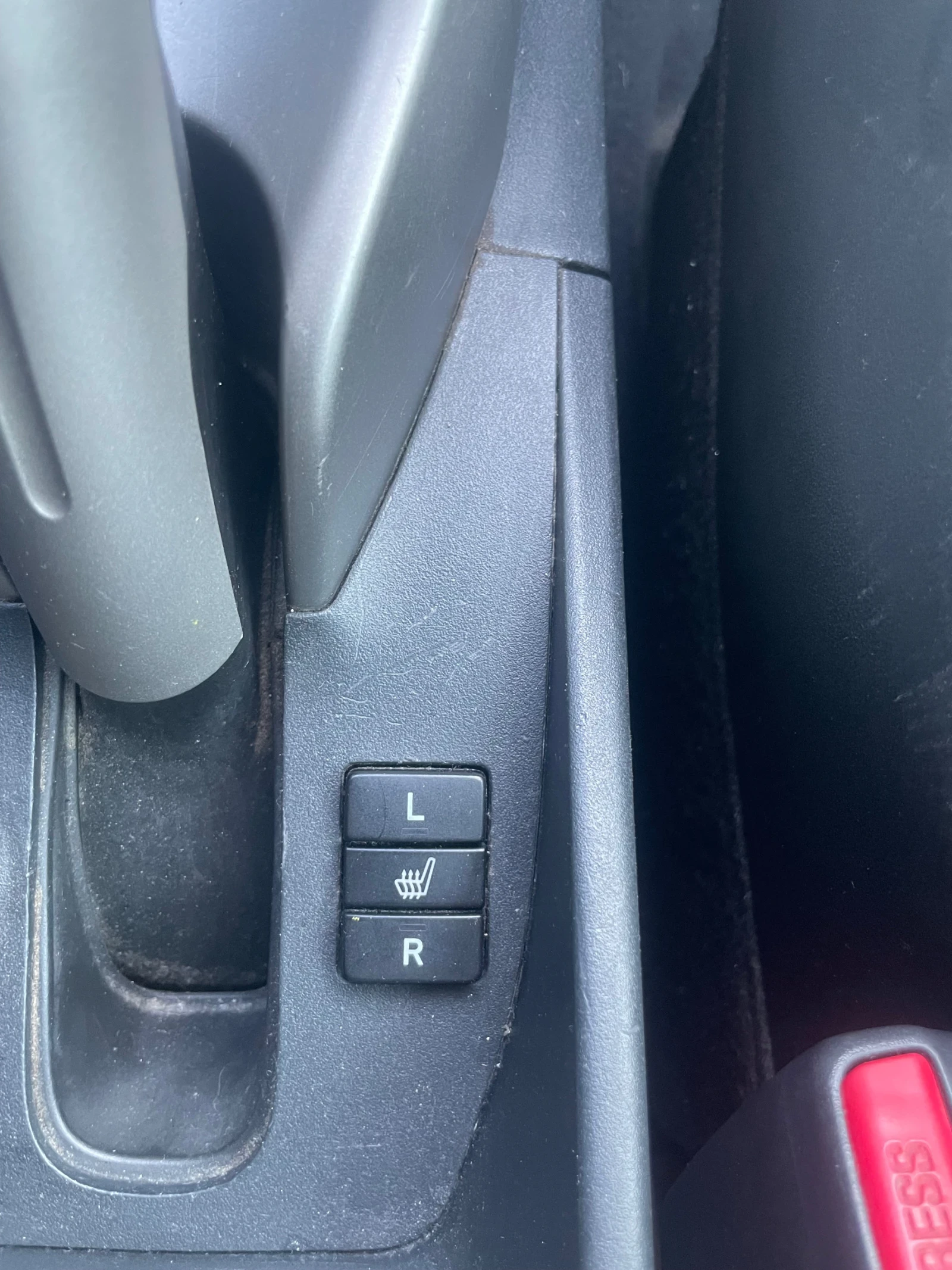 Toyota Auris 2.0  d4d Individual - изображение 10