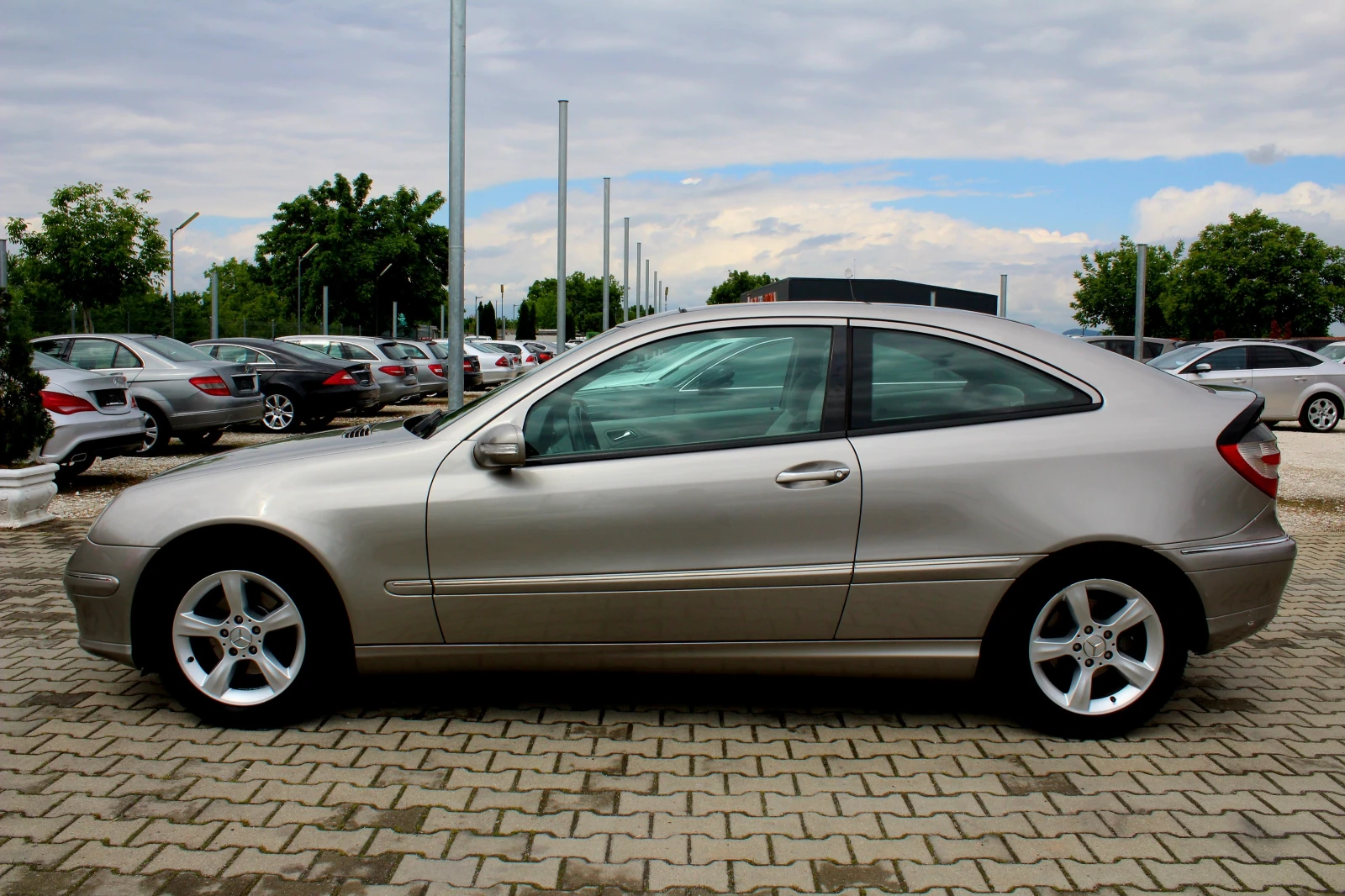 Mercedes-Benz C 220 COUPE 150КС 6СК - изображение 4