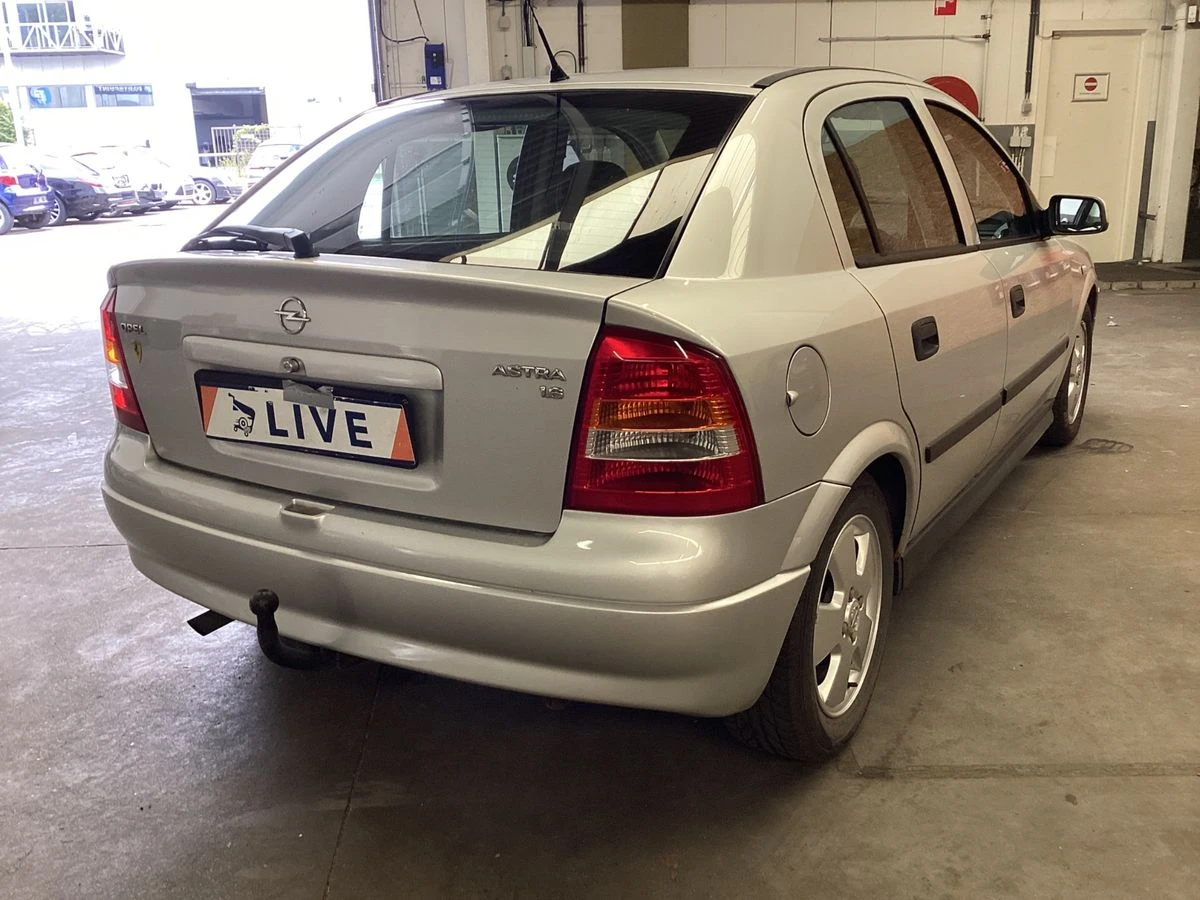 Opel Astra 1.6 Elegance ОЧАКВАН ВНОС - изображение 8