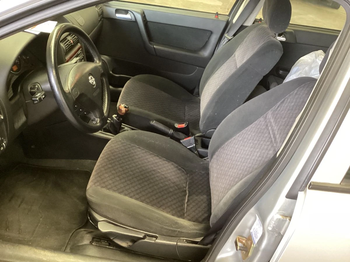 Opel Astra 1.6 Elegance ОЧАКВАН ВНОС - изображение 9