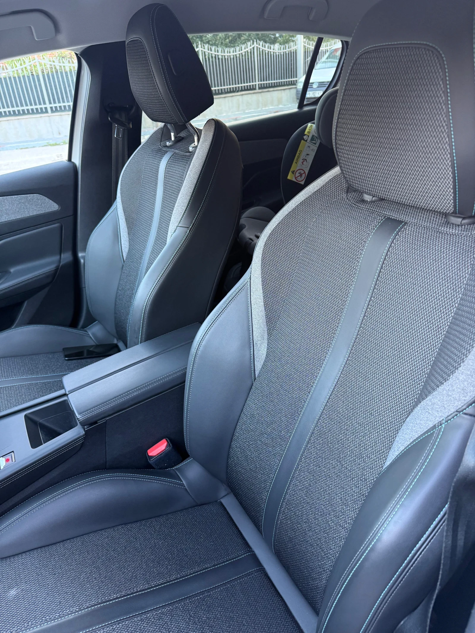 Peugeot 308 Puretech 1.2 8AT Allure НОВ ГАРАНЦИЯ  - изображение 5