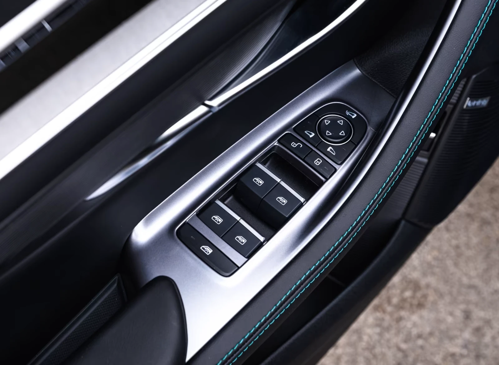 BYD Seal U* PHEV* DISTR* KEYLESS* INFINITY* 360 CAM* HUD* P, снимка 10 - Автомобили и джипове - 53958944