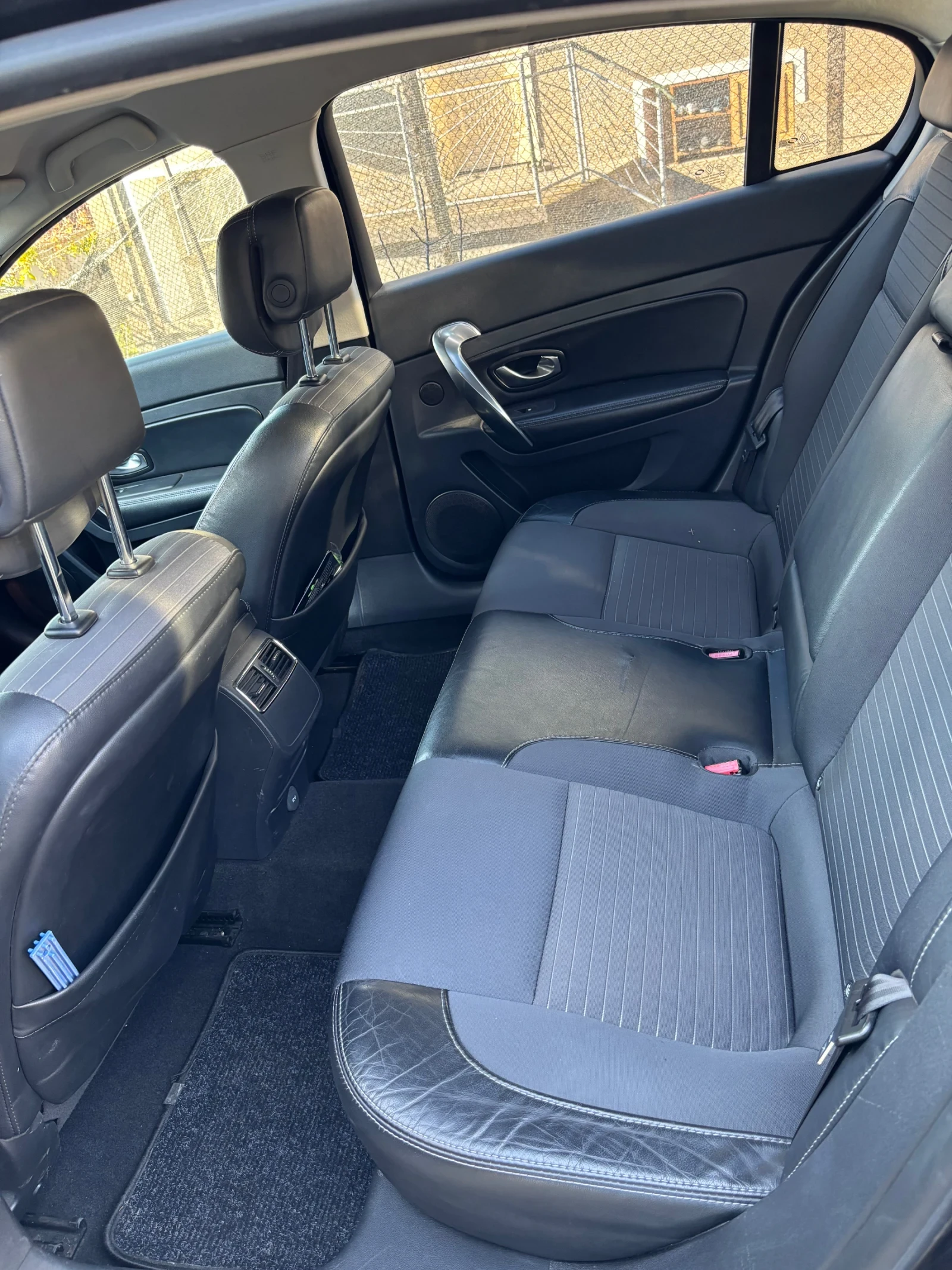 Renault Latitude, снимка 9 - Автомобили и джипове - 54060429