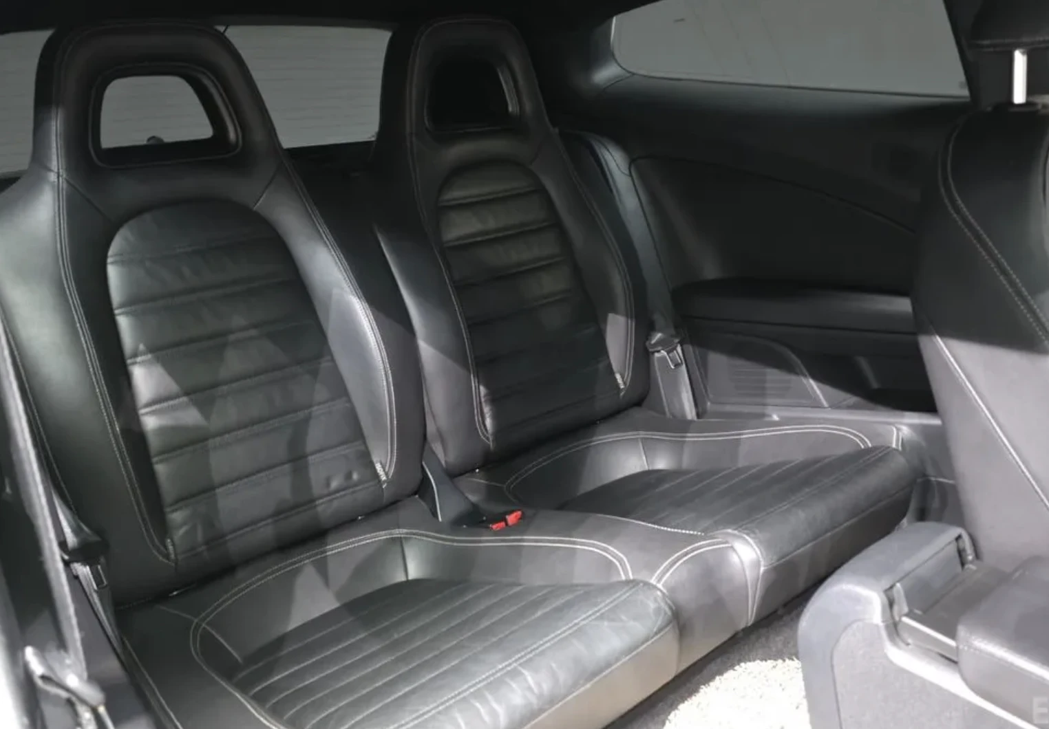 VW Scirocco 2.0 TDI R LINE* PARK ASS* CAMERA* КОЖА* ПОДГРЕВ, снимка 12 - Автомобили и джипове - 54116648