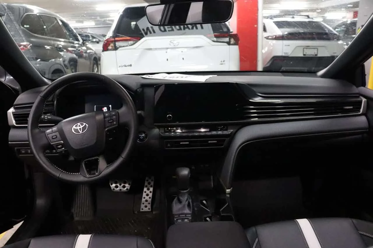 Toyota Camry CVT AWD / DISTRONIC / CARFAX / АВТОКРЕДИТ , снимка 9 - Автомобили и джипове - 54942305