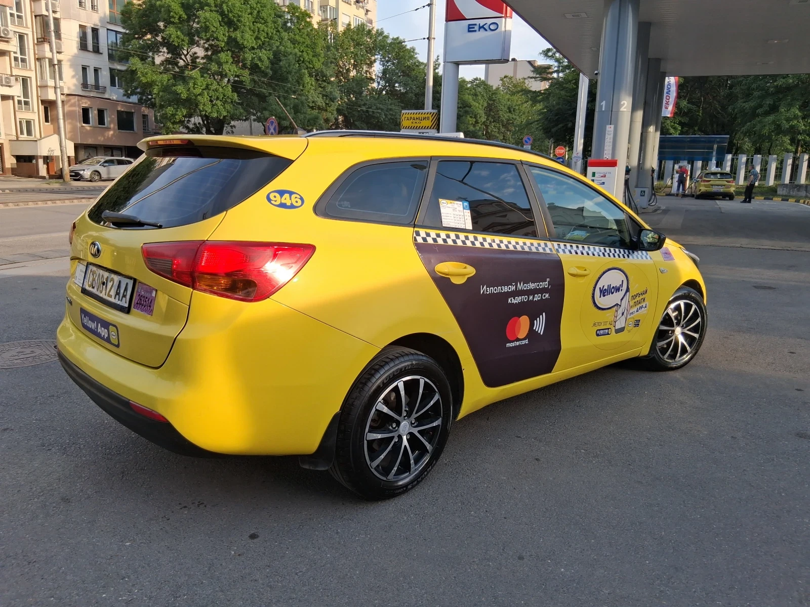 Kia Ceed 1.4 газ , снимка 4 - Автомобили и джипове - 55270516