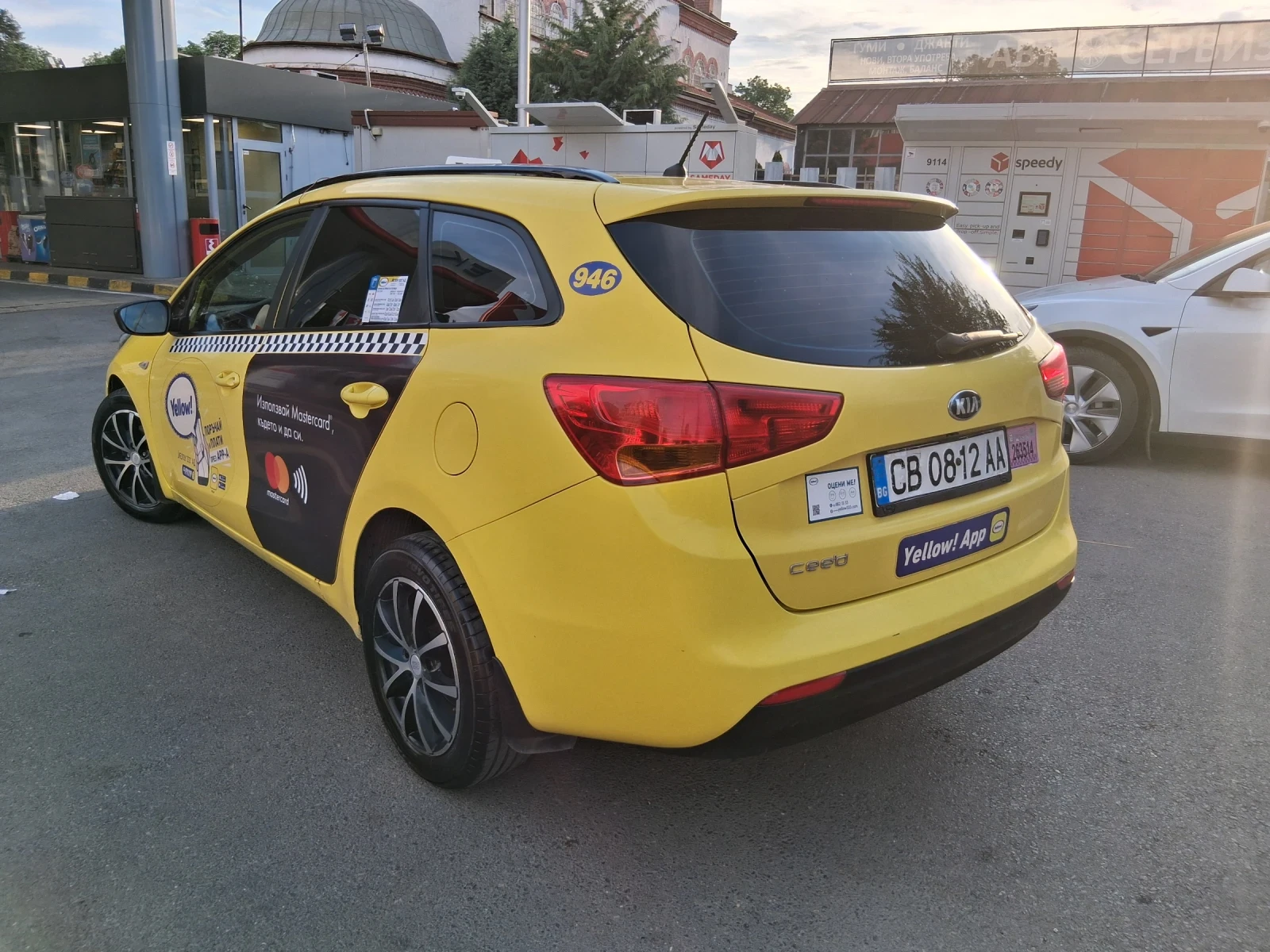Kia Ceed 1.4 газ , снимка 3 - Автомобили и джипове - 55270516