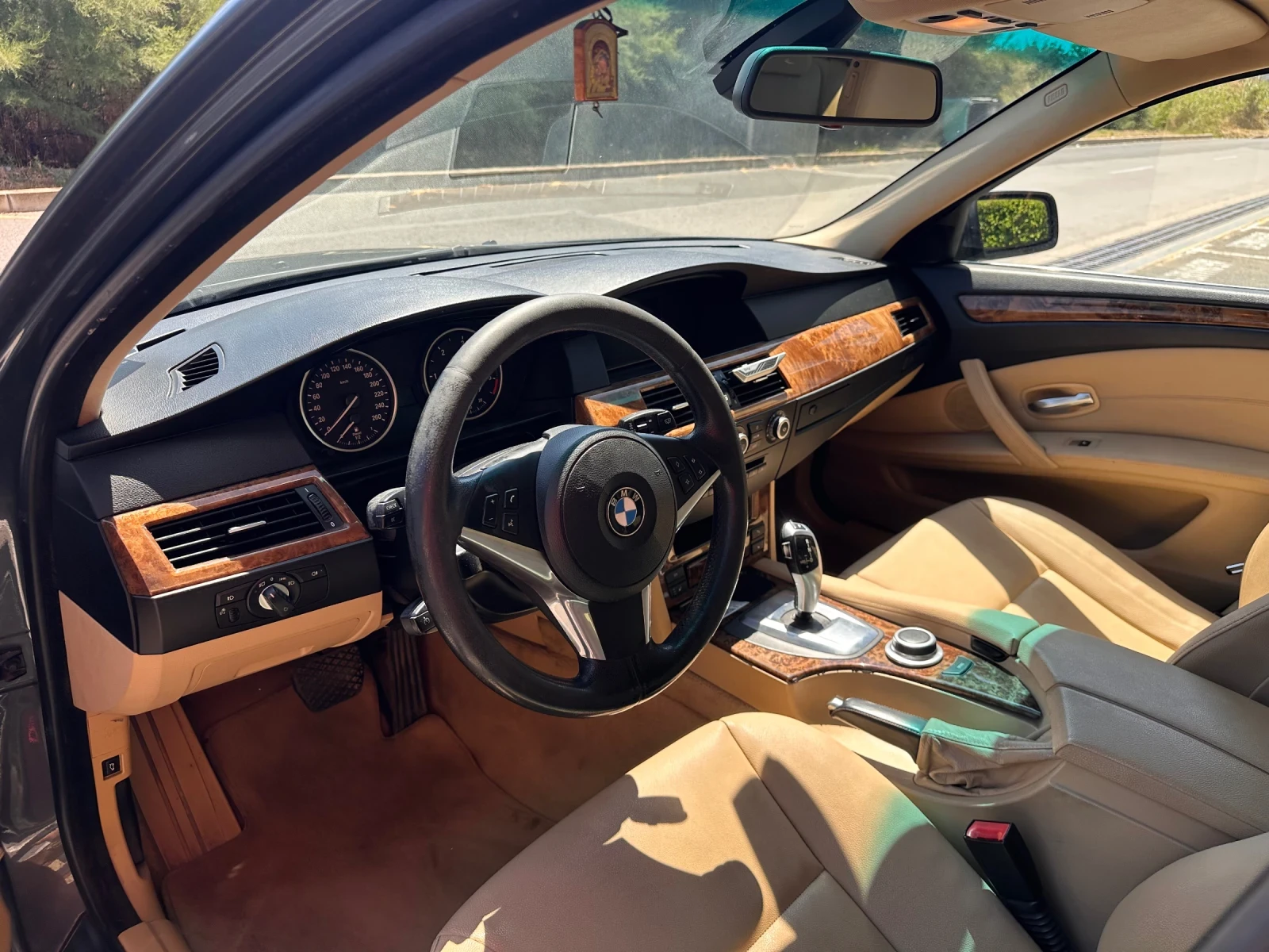BMW 525 3.0D LCI, снимка 12 - Автомобили и джипове - 55475950