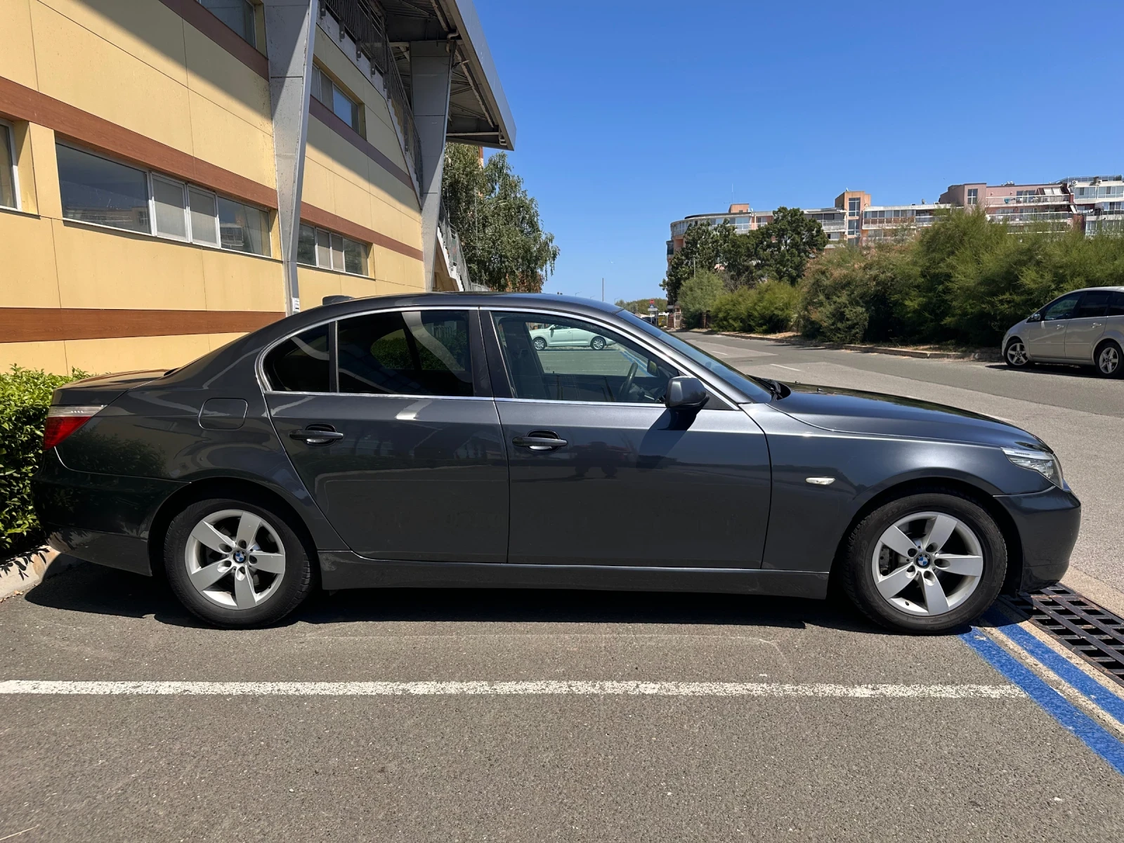 BMW 525 3.0D LCI, снимка 6 - Автомобили и джипове - 55475950