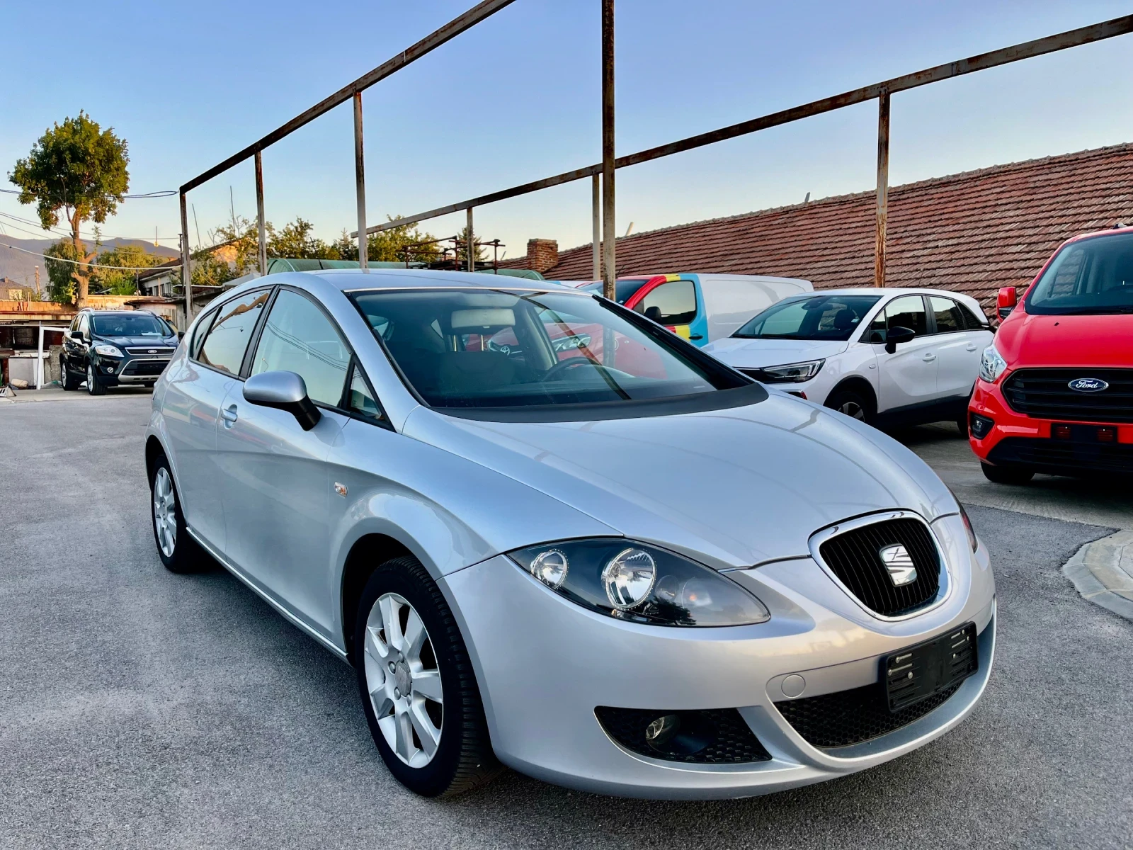 Seat Leon 1.6 SR - 102кс / GPL, снимка 3 - Автомобили и джипове - 55485773