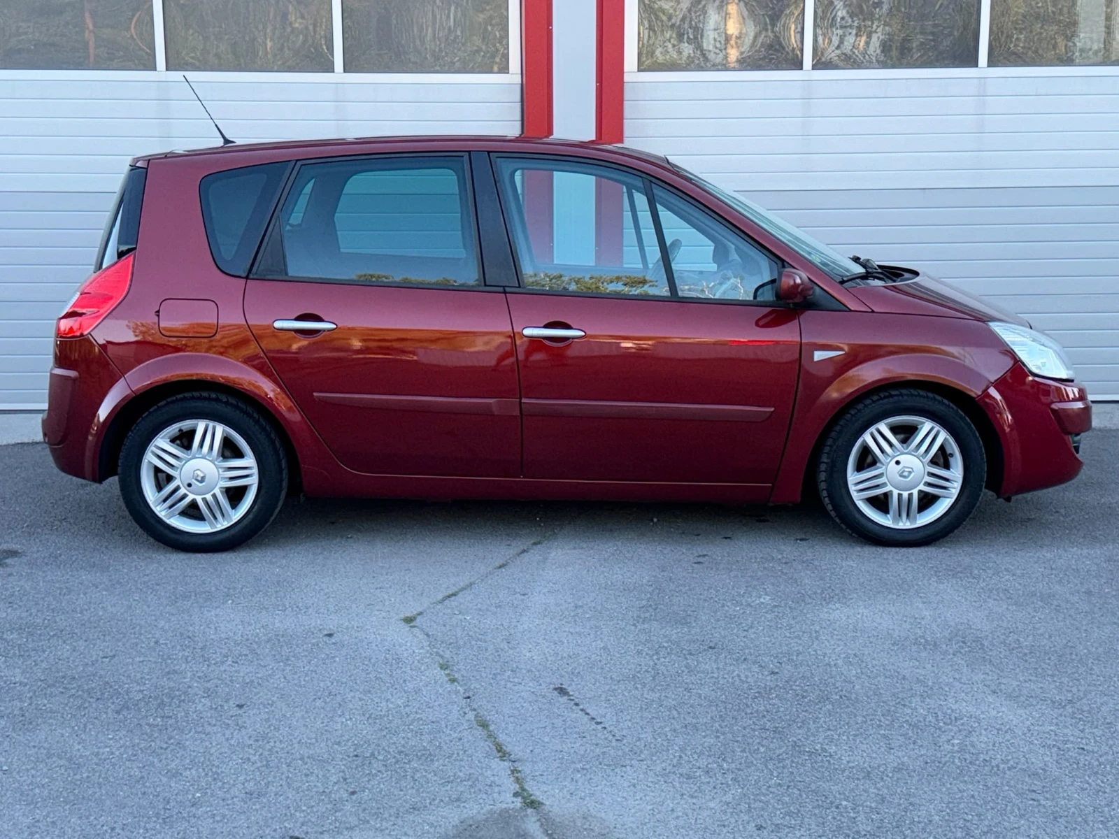 Renault Scenic 1.6I KLIMATRONIK KEY LESS START STOP 6-SPEED!!!, снимка 7 - Автомобили и джипове - 56074107