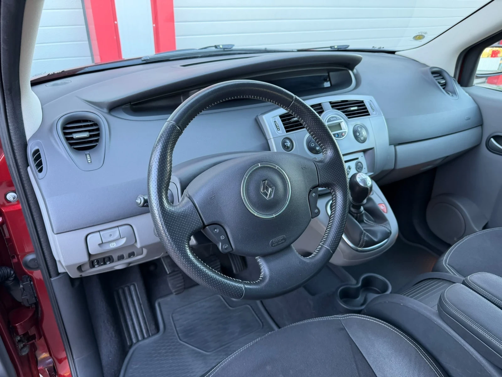 Renault Scenic 1.6I KLIMATRONIK KEY LESS START STOP 6-SPEED!!!, снимка 12 - Автомобили и джипове - 56074107