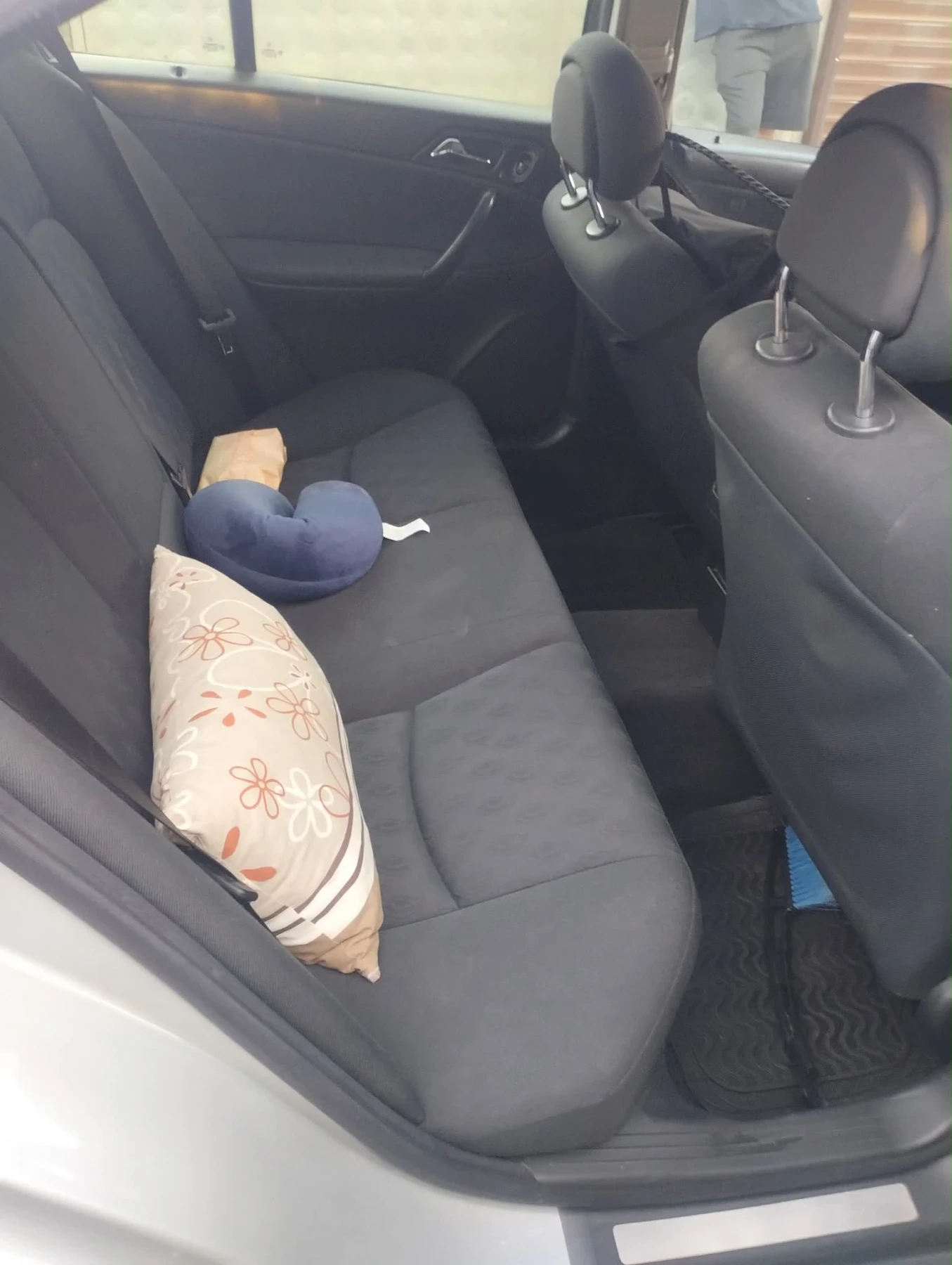 Mercedes-Benz C 220, снимка 3 - Автомобили и джипове - 56375636