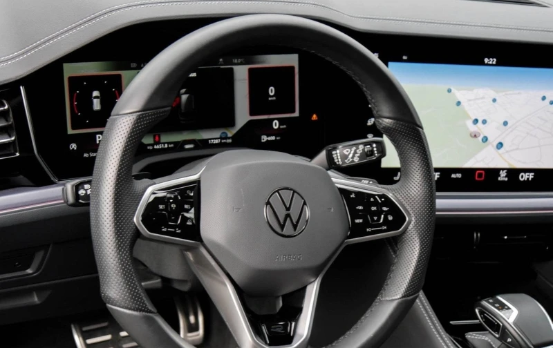 VW Touareg 3.0TDI* 4M* R-LINE* HEAD-UP* DISTR* MEMORY* MATRIX, снимка 4 - Автомобили и джипове - 52084285