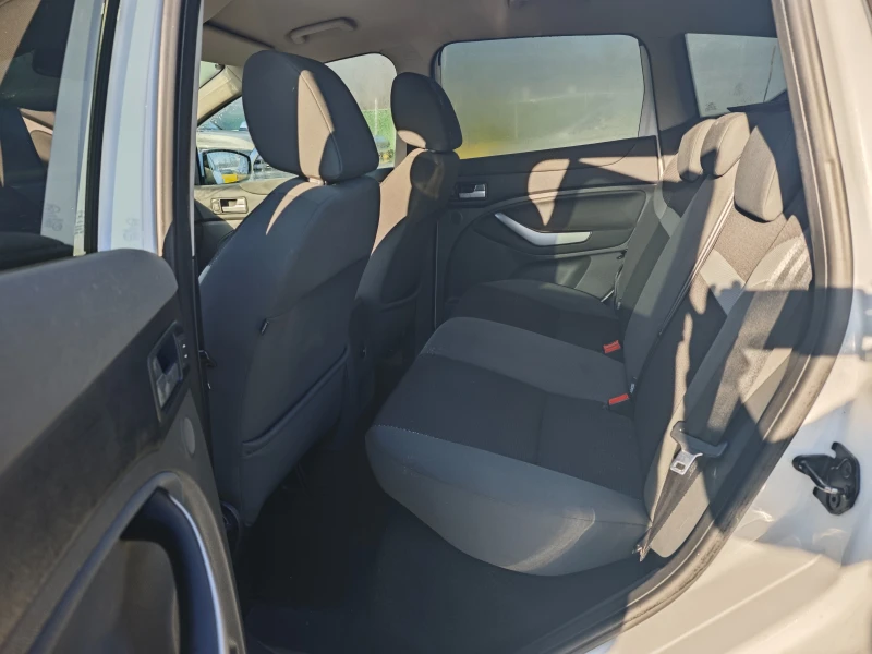 Ford Kuga, снимка 9 - Автомобили и джипове - 52748391