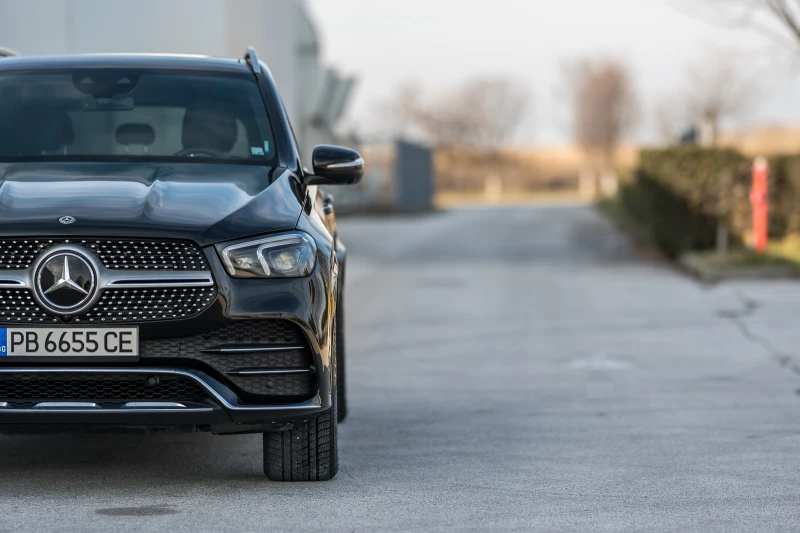 Mercedes-Benz GLE 350 de/AMG/4Matic/Панорама/Камера 360/9G-Tronic, снимка 6 - Автомобили и джипове - 52891484