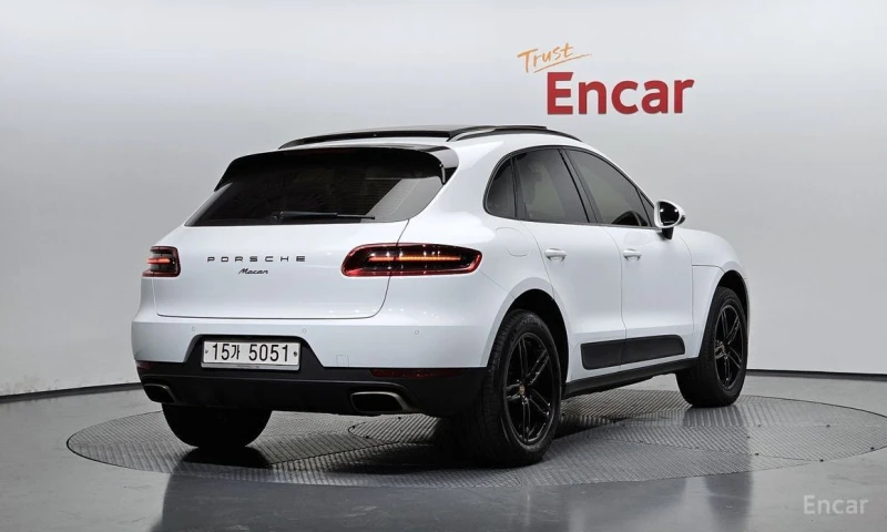 Porsche Macan, снимка 2 - Автомобили и джипове - 53304529