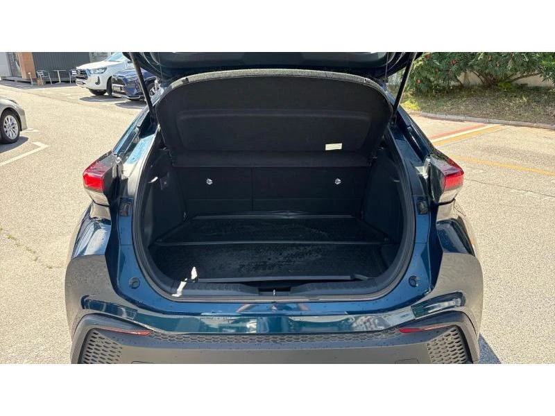 Toyota C-HR 2.0 PHEV COOL, снимка 10 - Автомобили и джипове - 55257149