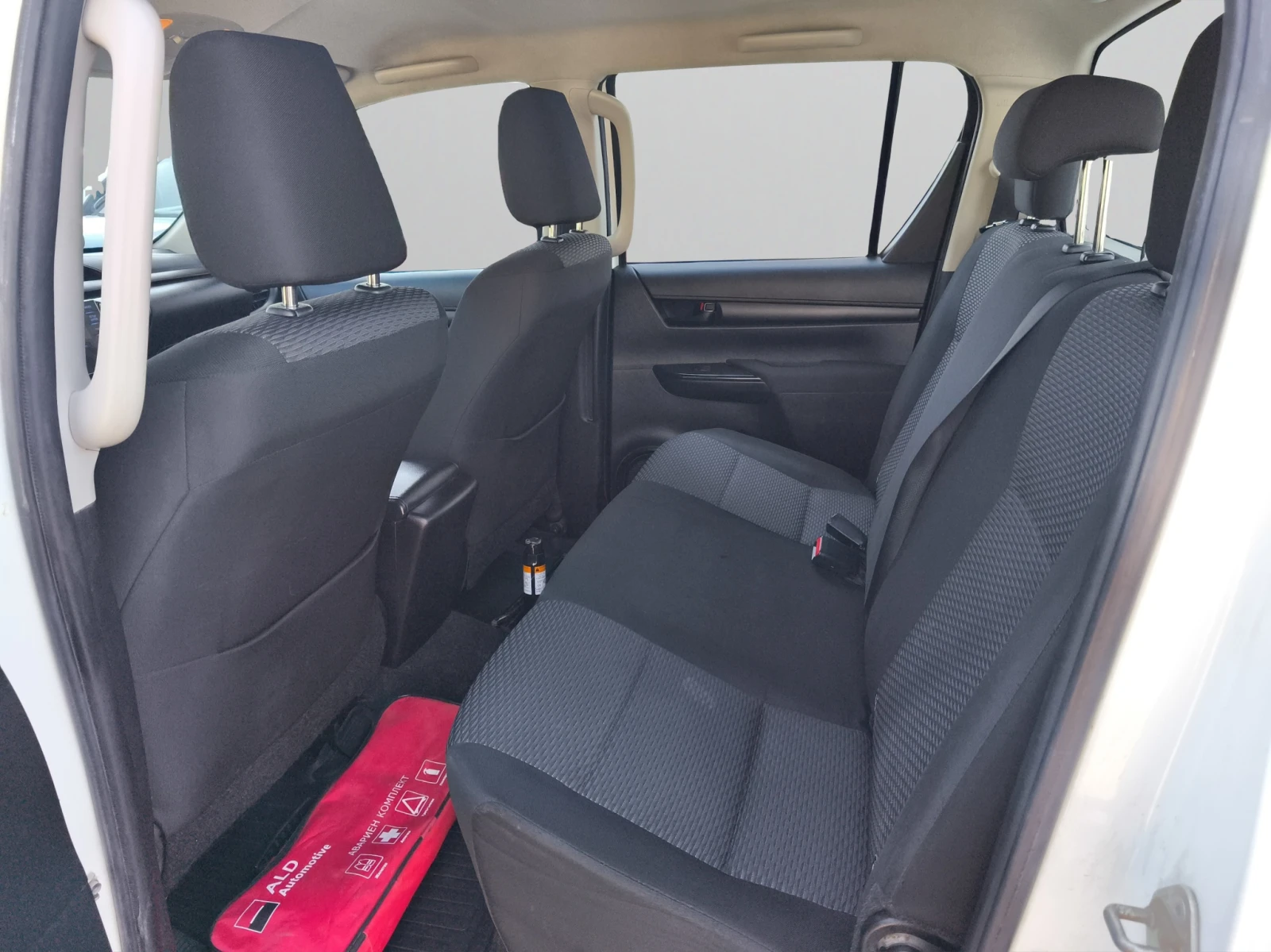 Toyota Hilux DOUBLE-CAB 2.4 D-4D 150HP 4x4 BVM6 E6/2005R08 | Mobile.bg   11