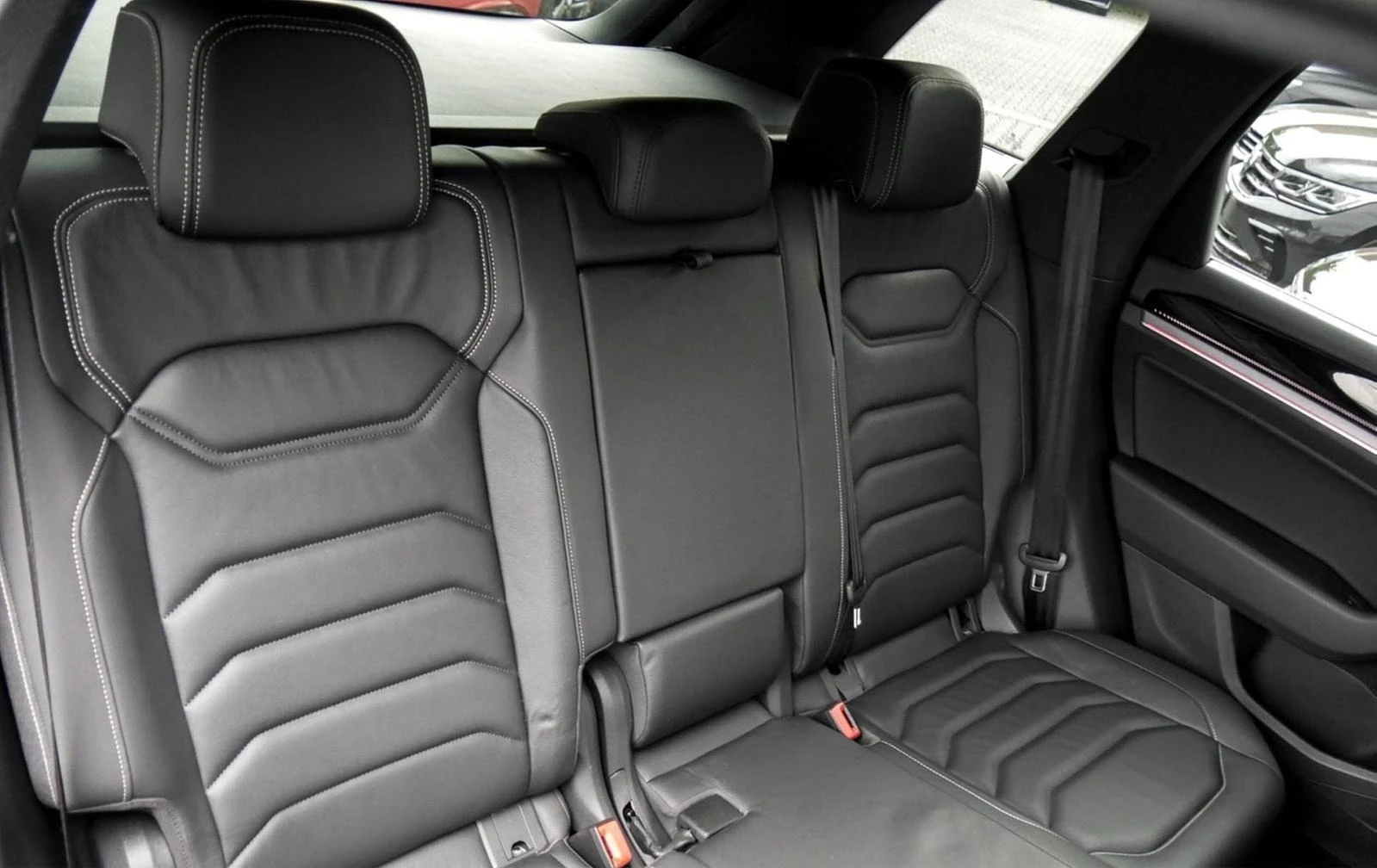 VW Touareg 3.0TDI* 4M* R-LINE* HEAD-UP* DISTR* MEMORY* MATRIX - изображение 10
