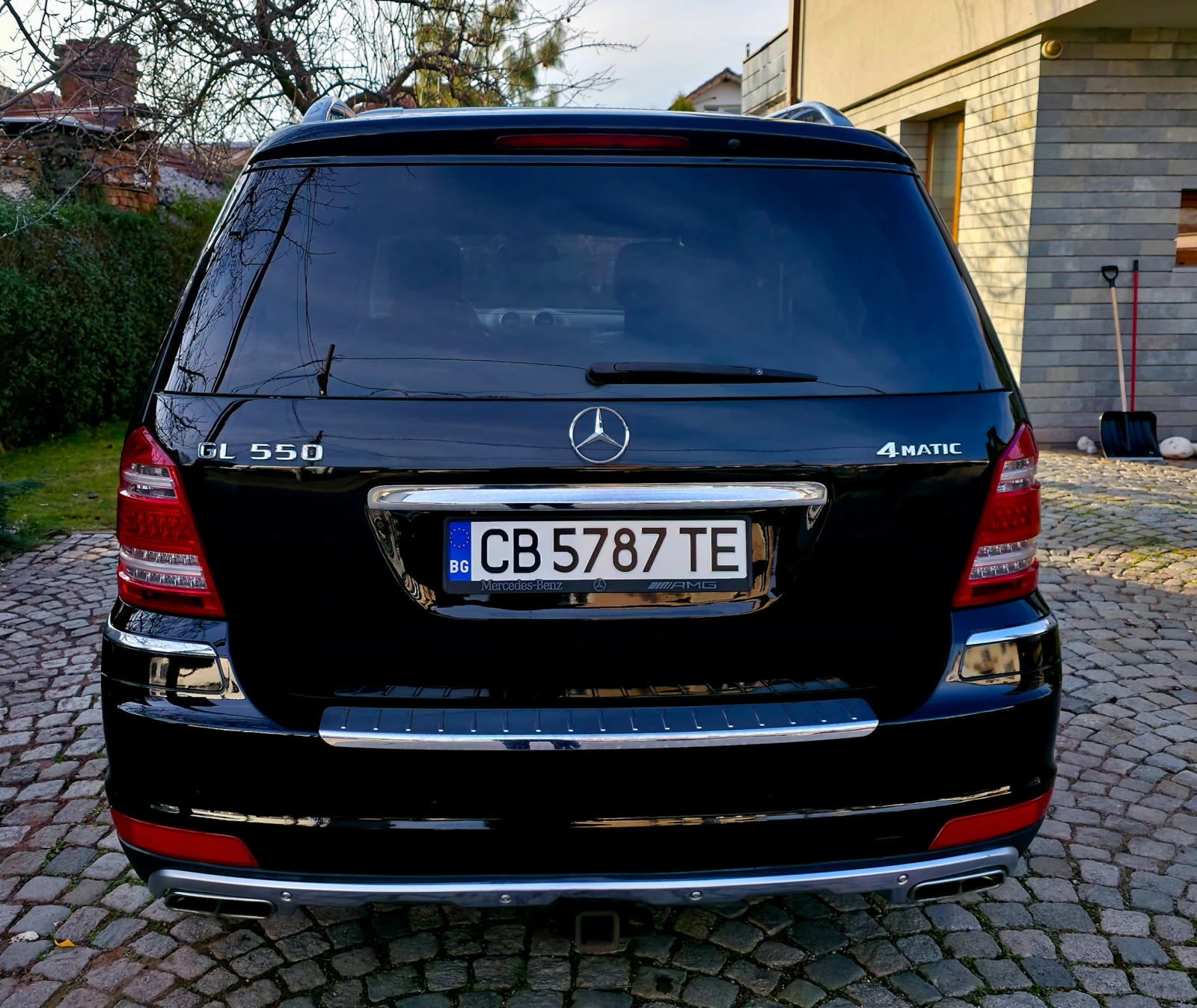 Mercedes-Benz GL 550, снимка 6 - Автомобили и джипове - 53761049