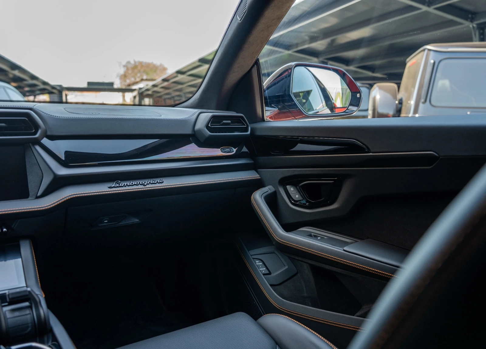 Lamborghini Urus SE 4.0 V8 AWD, снимка 10 - Автомобили и джипове - 54339575