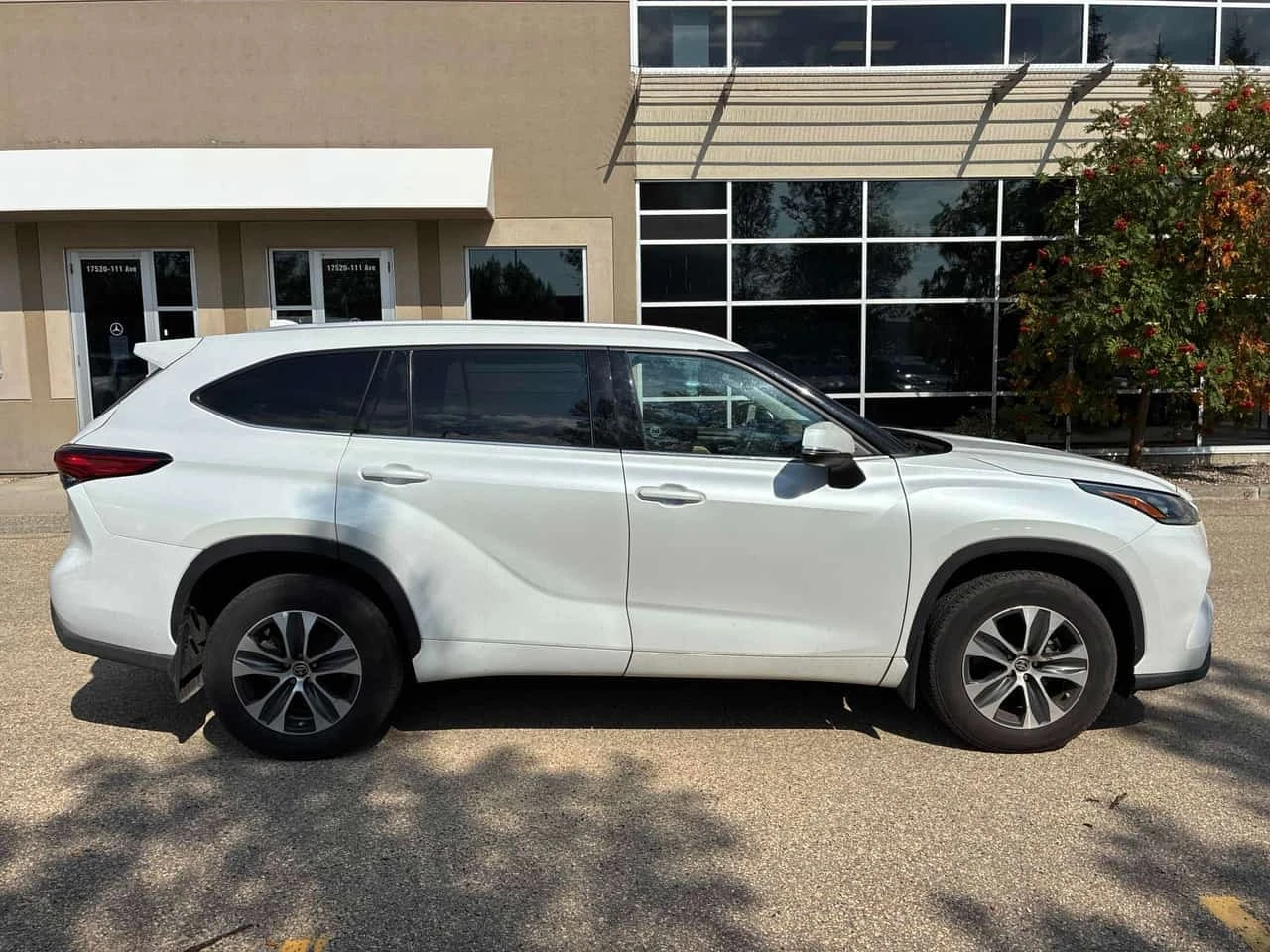 Toyota Highlander * XLE * АВТОКРЕДИТ БЕЗ ПЪРВОНАЧАЛНА ВНОСКА* , снимка 3 - Автомобили и джипове - 55786033