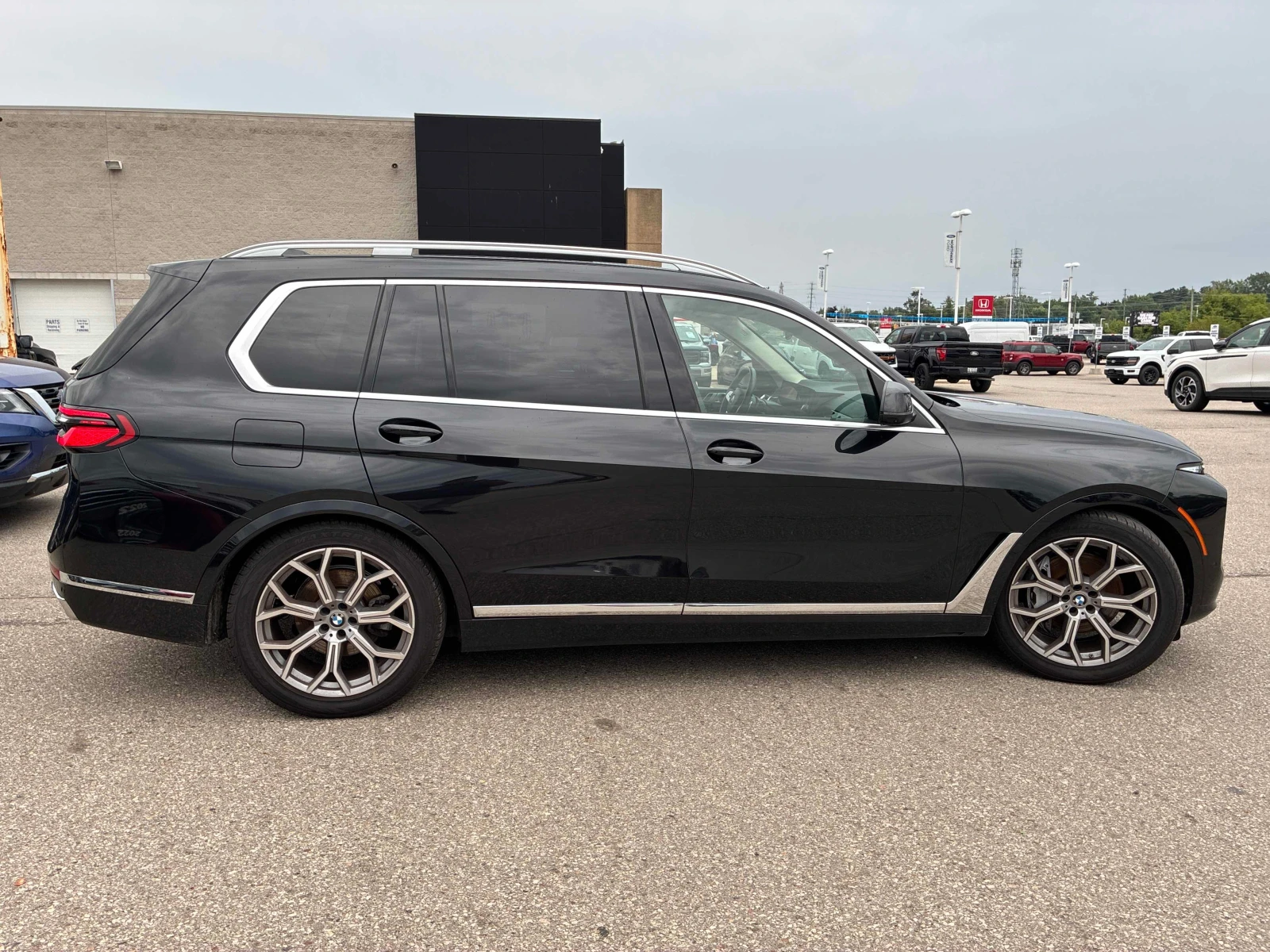 BMW X7 * xDrive40i * АВТОКРЕДИТ БЕЗ ПЪРВОНАЧАЛНА ВНОСКА* , снимка 3 - Автомобили и джипове - 56057588