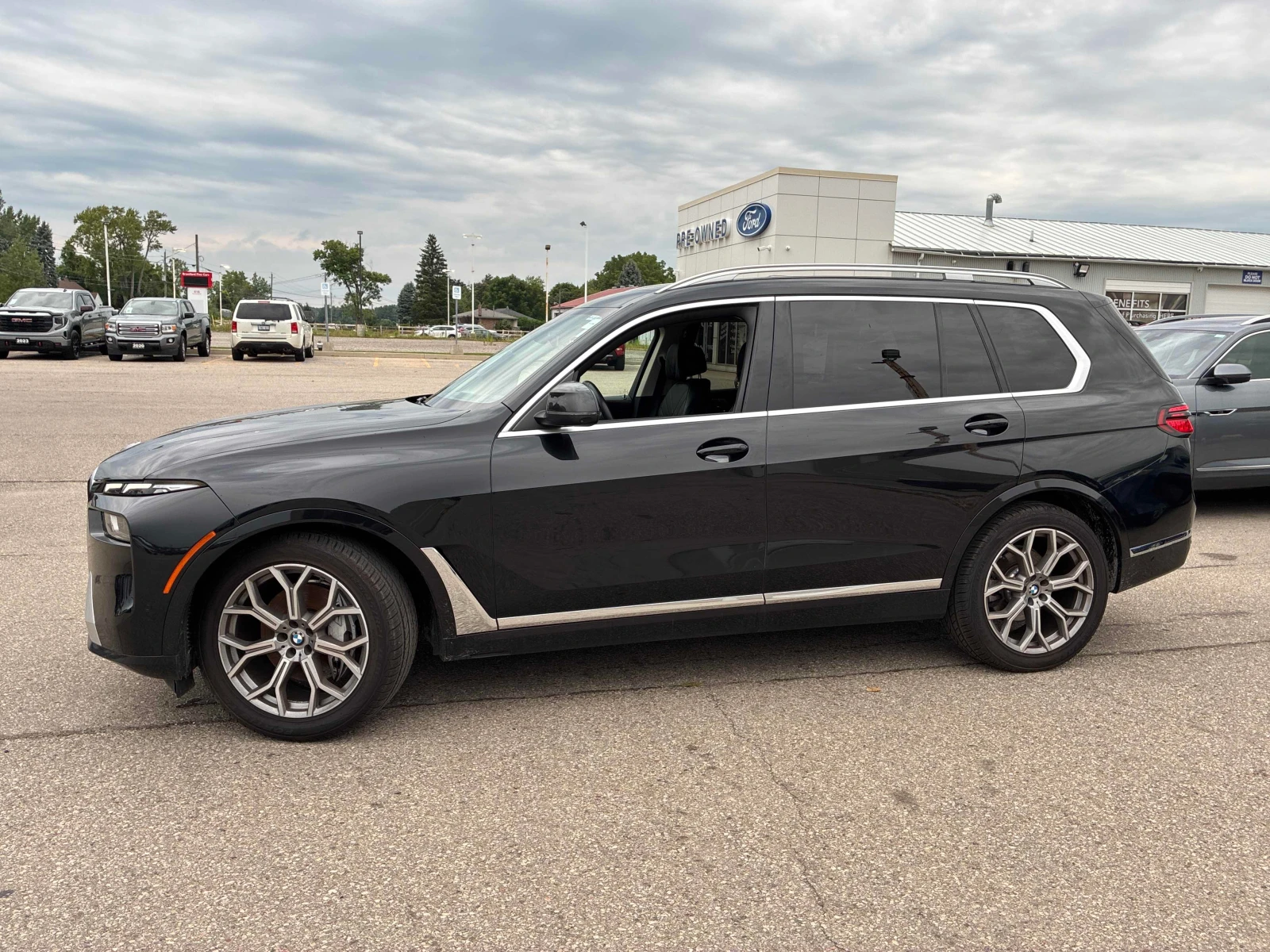 BMW X7 * xDrive40i * АВТОКРЕДИТ БЕЗ ПЪРВОНАЧАЛНА ВНОСКА* , снимка 2 - Автомобили и джипове - 56057588