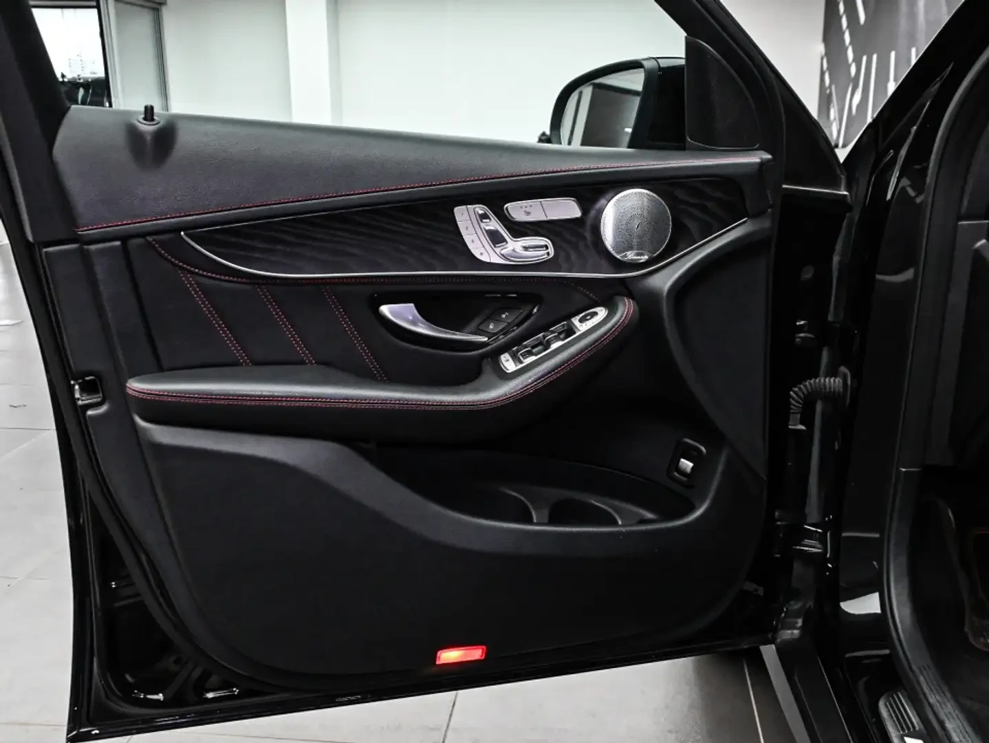 Mercedes-Benz GLC 43 AMG BURMESTER/360 CAMERA/PANORAMA/ALCANTARA/, снимка 7 - Автомобили и джипове - 56253790