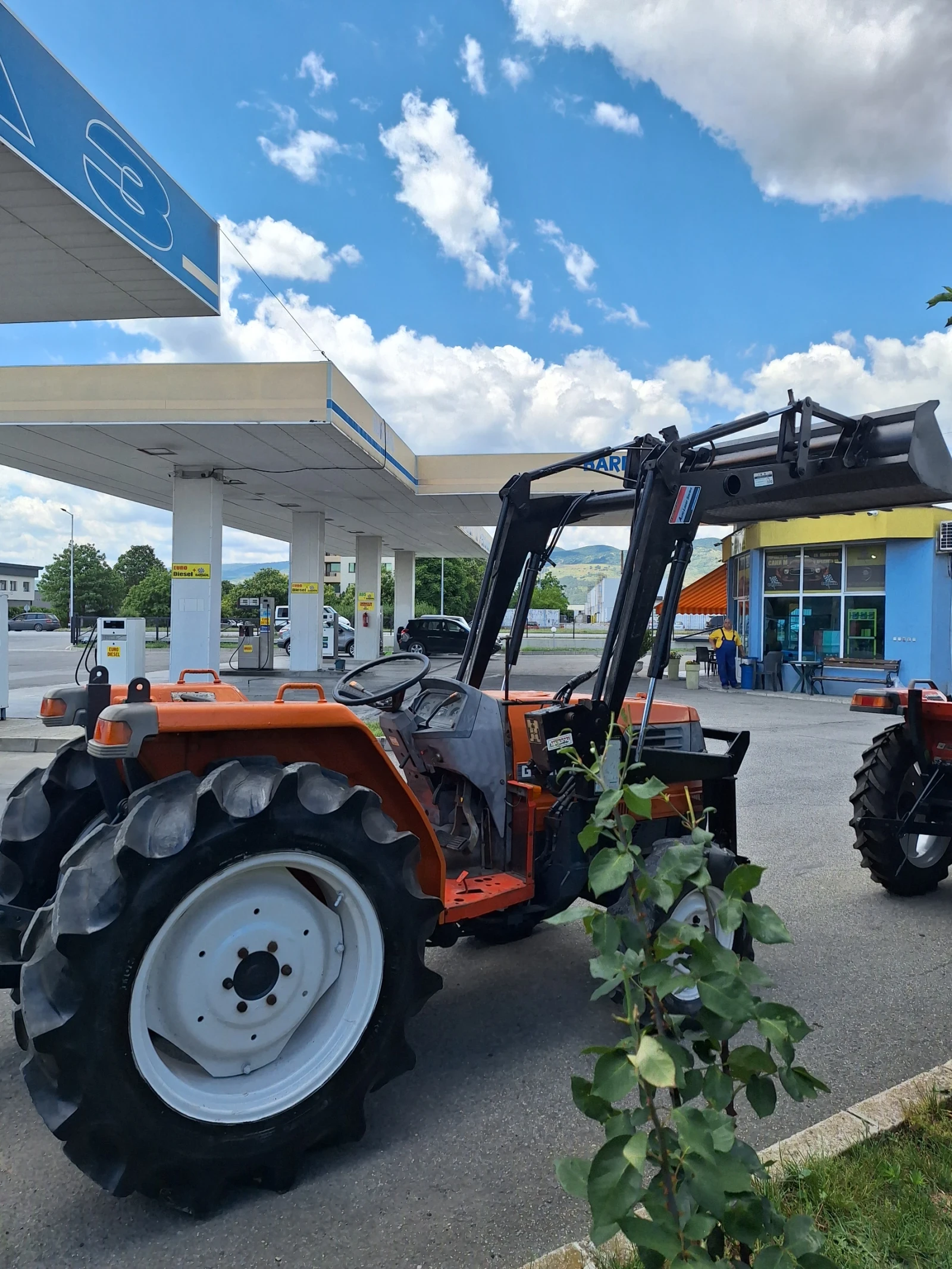 Трактор Kubota, снимка 7 - Селскостопанска техника - 54971005