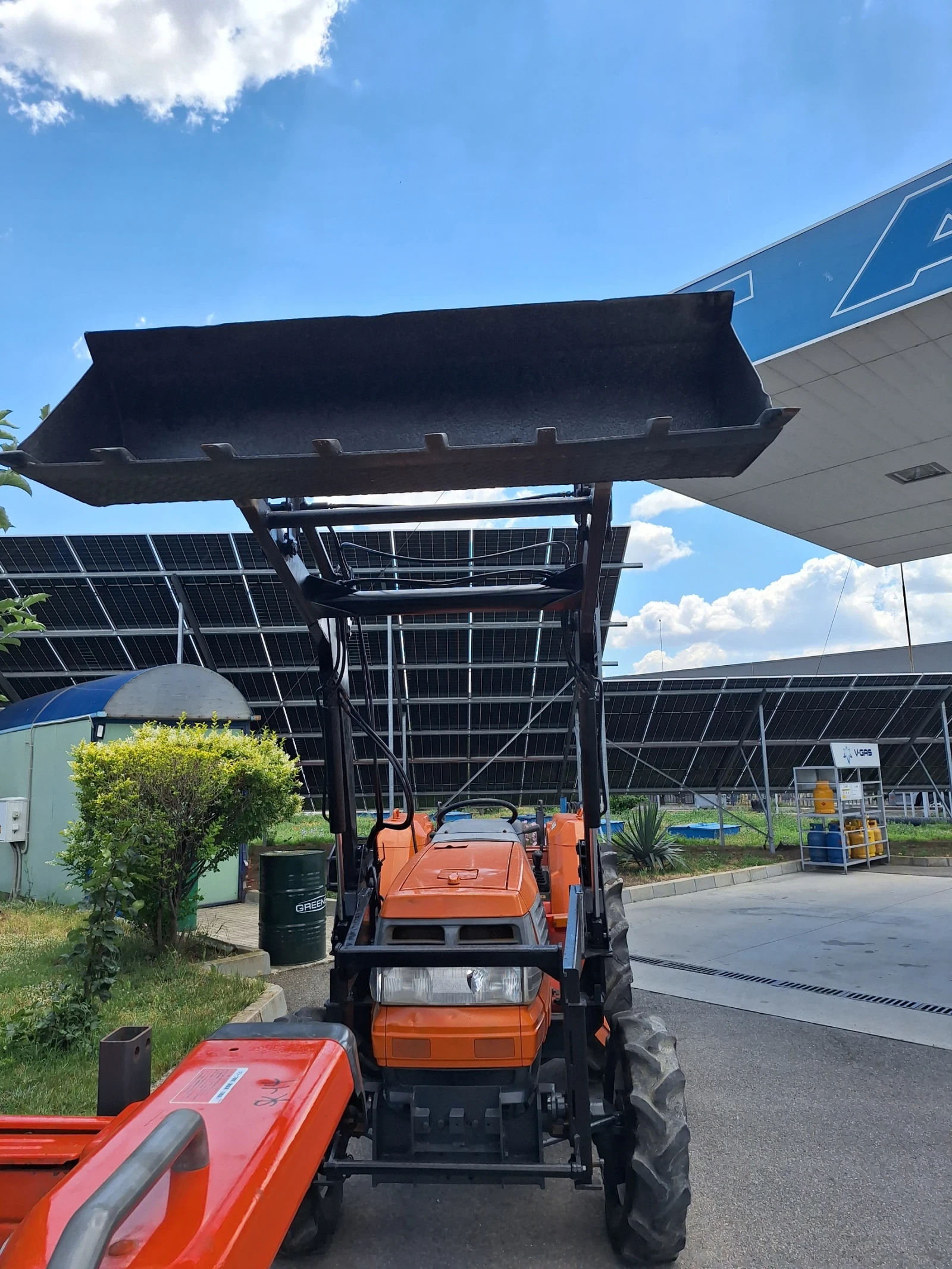 Трактор Kubota, снимка 2 - Селскостопанска техника - 54971005