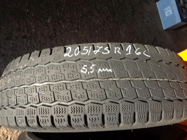 Гуми Зимни 205/75R16, снимка 2 - Гуми и джанти - 12892211