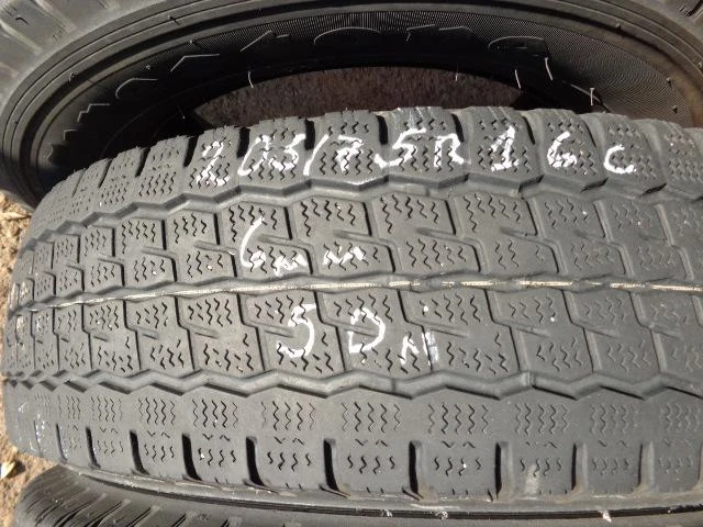 Гуми Зимни 205/75R16, снимка 3 - Гуми и джанти - 12892211