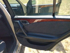 Mercedes-Benz E 220 Седан, снимка 3