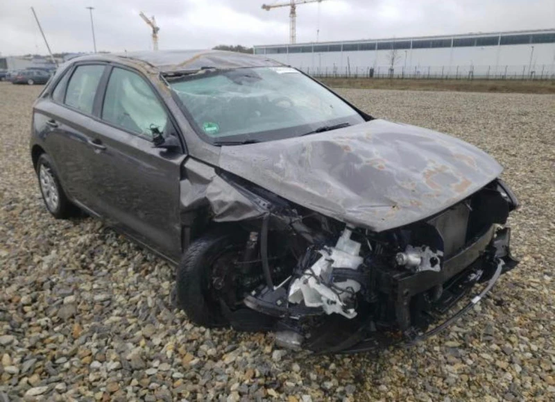 Hyundai I30 1.4i, снимка 5 - Автомобили и джипове - 40355881