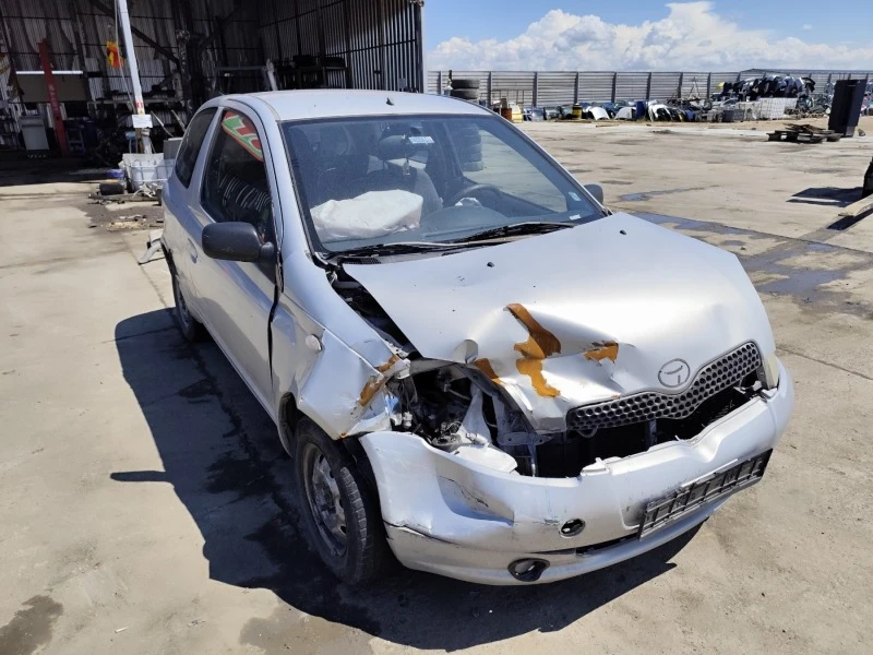 Toyota Yaris 1.3, снимка 2 - Автомобили и джипове - 45960719