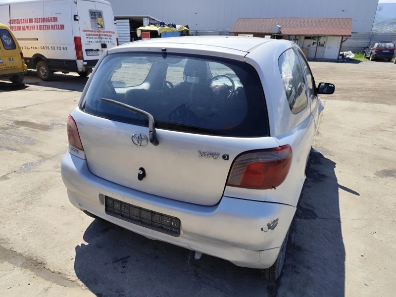 Toyota Yaris 1.3, снимка 3 - Автомобили и джипове - 45960719