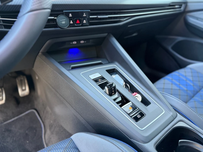 VW Golf 8 R 2.0 TSI OPF 4MOTION, снимка 16 - Автомобили и джипове - 53036244