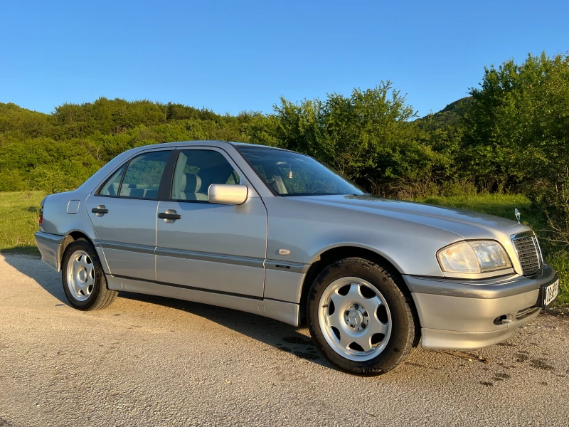 Mercedes-Benz C 200 Газ-Бензин, снимка 5 - Автомобили и джипове - 52410224