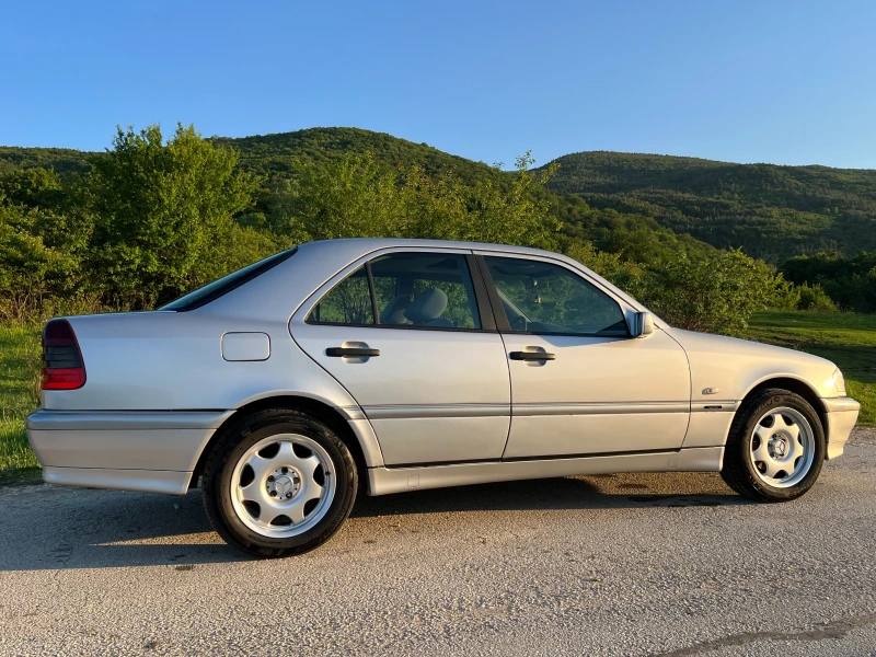 Mercedes-Benz C 200 Газ-Бензин, снимка 4 - Автомобили и джипове - 52410224