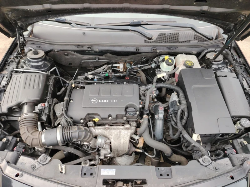 Opel Insignia 1, 4 Turbo Eco-Flex, снимка 8 - Автомобили и джипове - 52553249