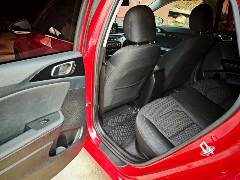 Kia Ceed 1.4/99к./LPG/FULL LED/NAVIGATION/, снимка 8 - Автомобили и джипове - 52778596