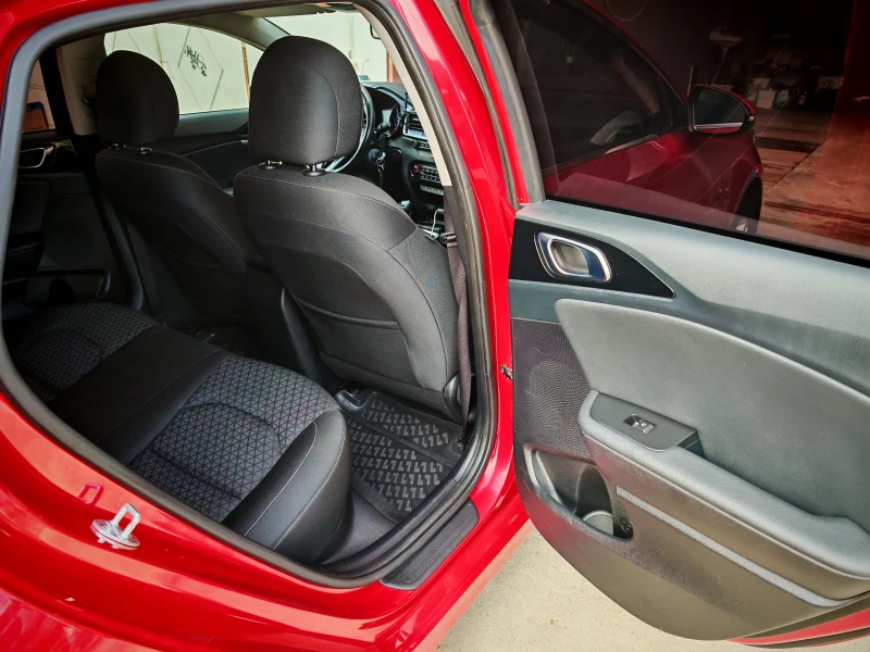 Kia Ceed 1.4/99к./LPG/FULL LED/NAVIGATION/, снимка 7 - Автомобили и джипове - 52778596