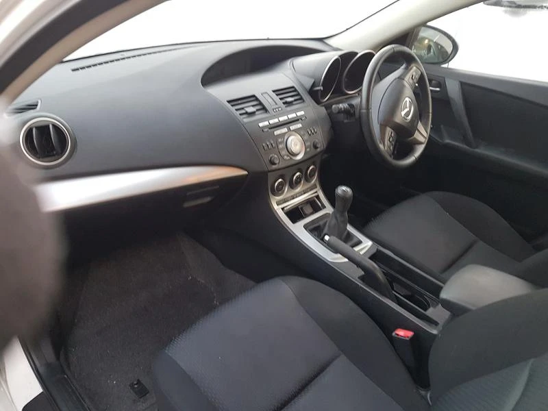 Mazda 3 1.6 MZR CD, снимка 5 - Автомобили и джипове - 20274686