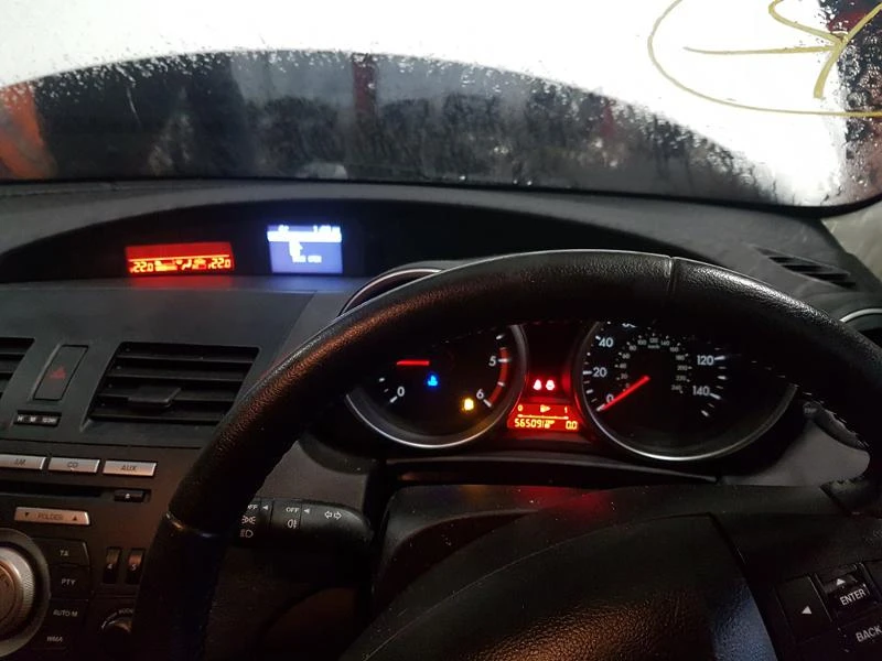 Mazda 3 1.6 MZR CD, снимка 7 - Автомобили и джипове - 20274686