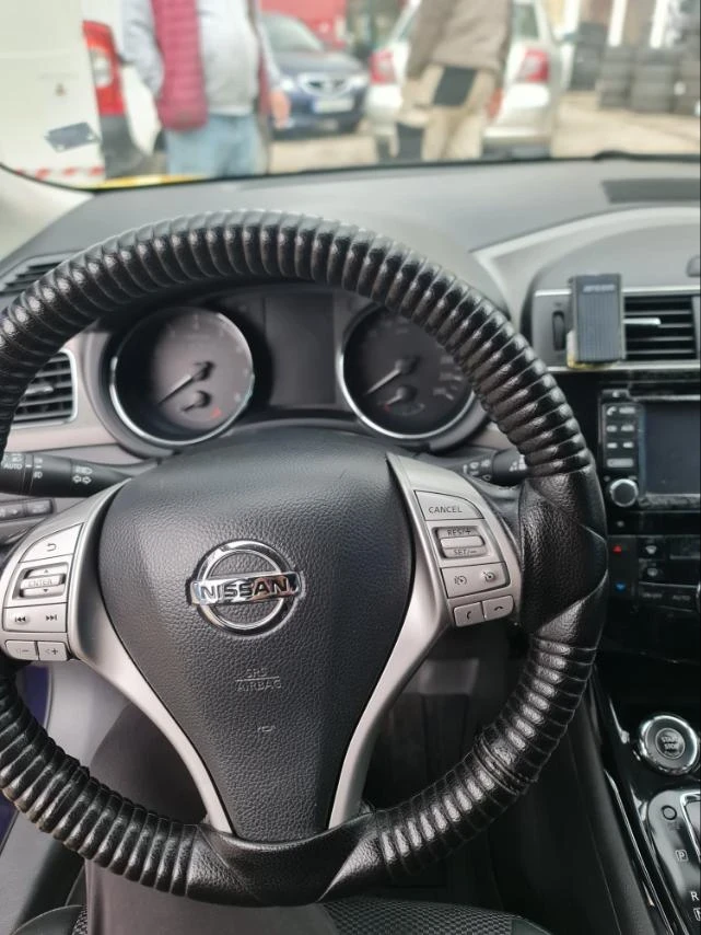 Nissan Pulsar 1.2 Турбо, снимка 9 - Автомобили и джипове - 53386508