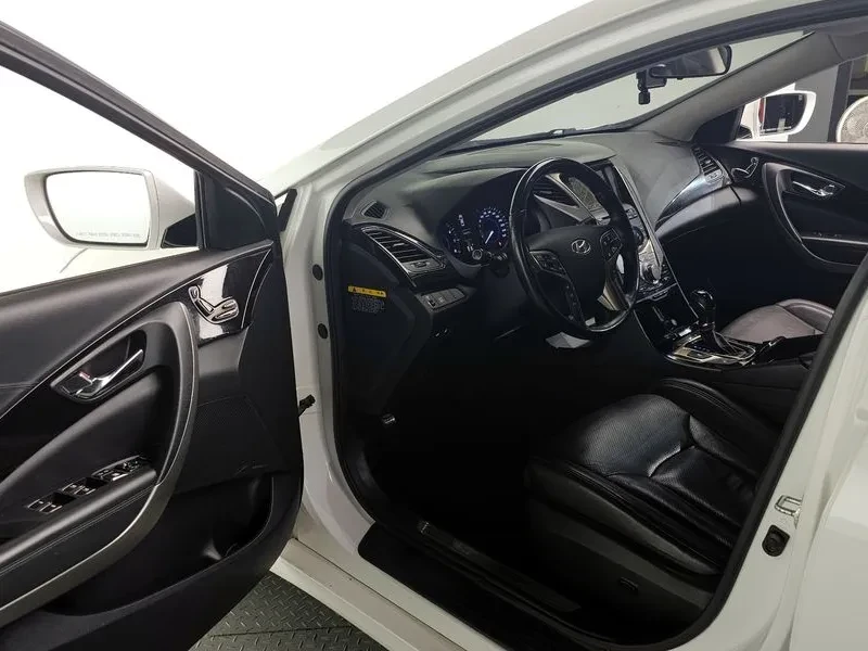 Hyundai Grandeur 2.4, снимка 10 - Автомобили и джипове - 54626089