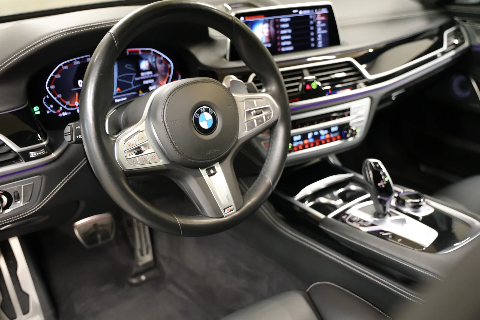 BMW 750 i Long xDrive M-Paket Individual - изображение 6