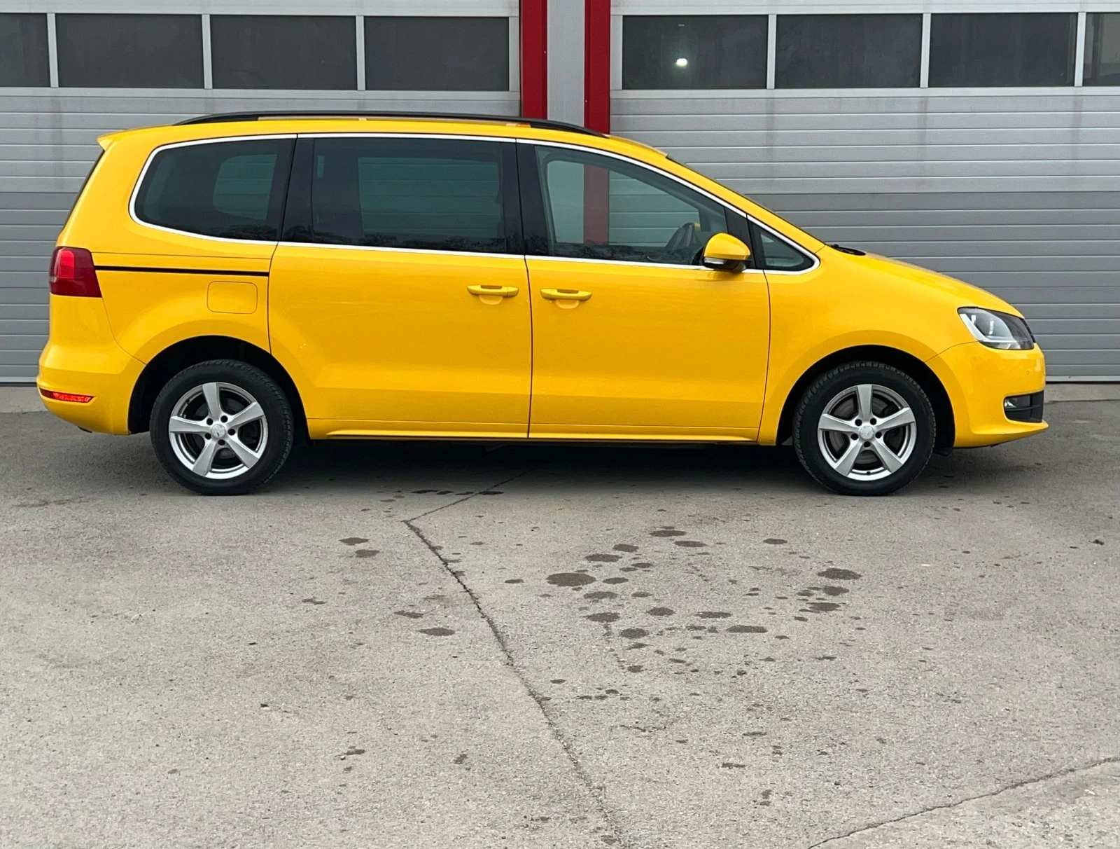 VW Sharan 2.0TDI HIGHLINE 6-СКОРОСТИ EVRO 5B ЛИЗИНГ!!! - изображение 7